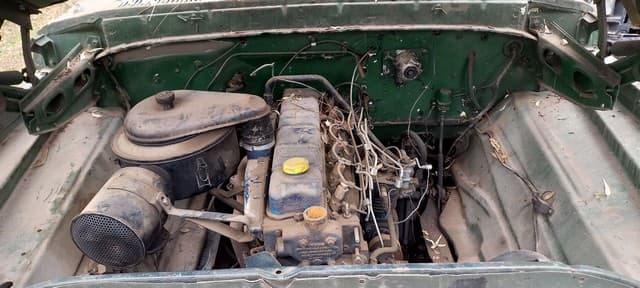 UN CAMION, USADO, SIN FUNCIONAR, MARCA FORD, MODELO F-7000, MOTOR NRO. PA6479692, CHASIS NRO. KA6LAT-31500, MODELO AÑO APROX. 1981, TIPO CHASIS C/CABINA. POSEE: MOTOR DE ARRANQUE, RADIADOR, TABLERO DE INSTRUMENTOS ROTO, CAJA DE CARGA METÁLICA CON LATERALES VOLCABLES, ARCOS PORTA LONA, CAJA DE VELOCIDADES, DIFERENCIAL, DIRECCIÓN, Y SEIS RUEDAS ARMADAS CON CUBIERTAS DE MOVIMIENTO. CON DETERIOROS GENERALES, AVERÍAS, DESARMES E INCOMPLETO. NI 36263- DOMINIO WVX468