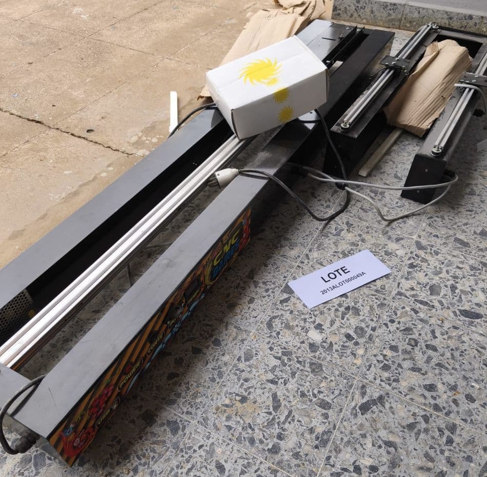 1 CORTADORA POLIFAN (IND ARGENTINA) – 1 CAJA DE ACCESORIOS PARA CORTADORA POLIFAN - FUNCIONAMIENTO SIN CONTROLAR - SE VENDEN EN EL ESTADO EN QUE SE ENCUENTRAN Y EXHIBEN. 20013ALOT000049A