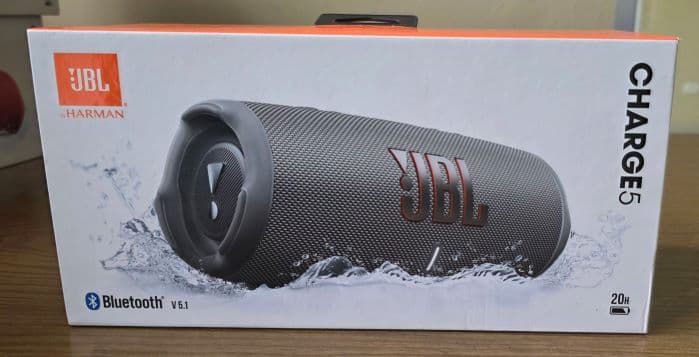 UN (01) PARLANTE JBL CHARGE 5 CAJA CERRADA NUEVA - FUNCIONAMIENTO SIN CONTROLAR - SE VENDEN EN EL ESTADO EN QUE SE ENCUENTRAN Y EXHIBEN. 25017GSM000090