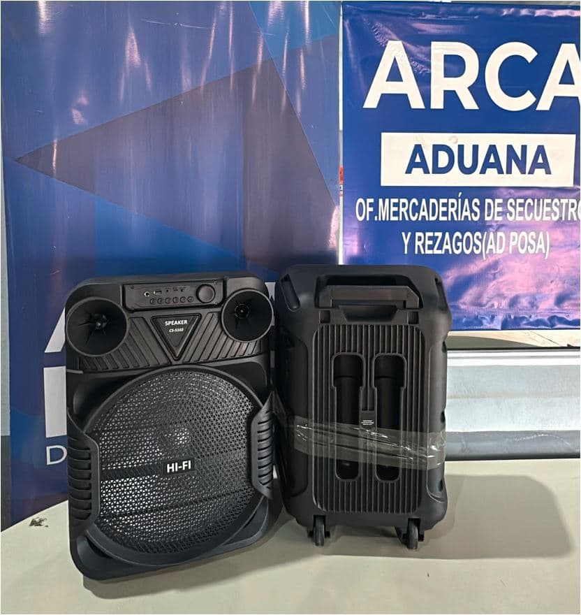 UN PARLANTE PORTATIL MARCA HI-FI - MODELO UI-5102- FUNCIONAMIENTO SIN CONTROLAR - SE VENDEN EN EL ESTADO EN QUE SE ENCUENTRAN Y EXHIBEN. 25046GSM003386