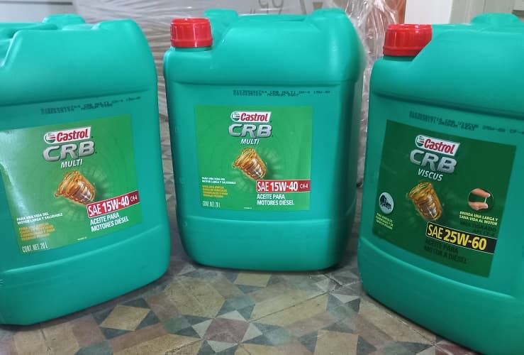 3 BIDONES DE ACEITE P/MOTOR DIESEL X 20 LT (2 - CASTROL 15W-40 Y 1 - CASTROL 25W60 - AÑO DE FABRICACIÓN 2023 - SE VENDEN EN EL ESTADO EN QUE SE ENCUENTRAN Y EXHIBEN. 23016GSM000260