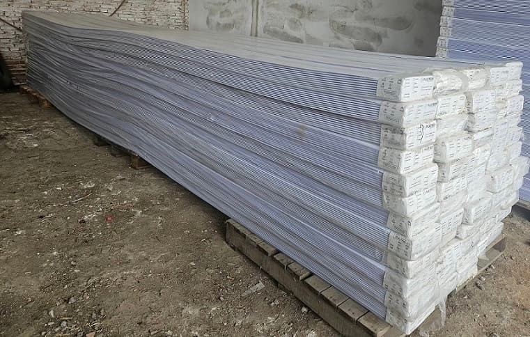 39 PAQUETES DE MACHIMBRES PVC P/ CIELO RASO QUE CONTIENE 10 PIEZAS CADA UNO DE 0,8cmX20cmX500cm (10m2)SE VENDEN EN EL ESTADO EN QUE SE ENCUENTRAN Y EXHIBEN. 26012GSM000297