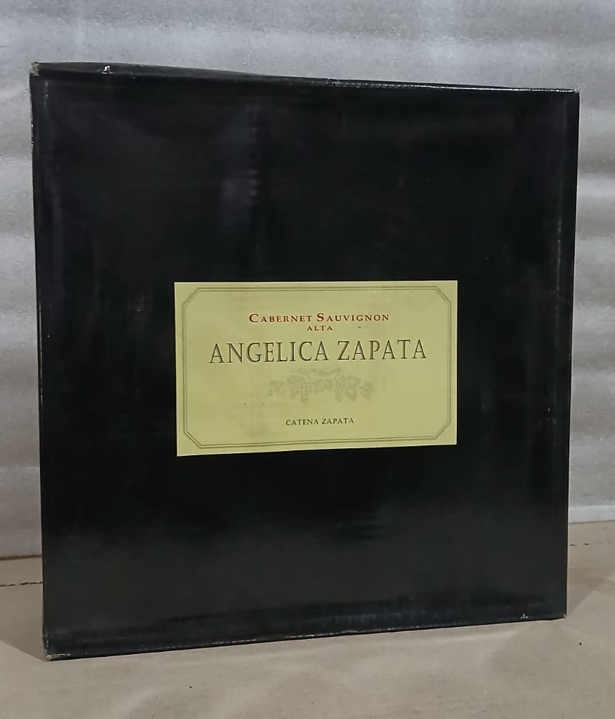 107 BOTELLAS DE VINO SEGÚN DETALLE: 56 BOTELLAS DE VINO MARCA ANGELICA ZAPATA CABERNET SAUVIGNON 2020X 750 ML ACONDICIONADOS EN 14 CAJAS X 4 UNIDADES C/U - 20 BOTELLAS DE VINO MARCA ANGELICA ZAPATA CABERNET FRANC 2020 X 750 ML ACONDICIONADOS EN 5 CAJAS X 4 UNIDADES C/U- 4 BOTELLAS DE VINO ANGELICA ZAPATA MERLOT 2020 X 750 ML ACONDICIONADOS EN 1 CAJA - 24 BOTELLAS DE VINO ANGELICA ZAPATA CHARDONNAY 2021 X 750 ML ACONDICIONADOS EN 6 CAJAS X 4 UNIDADES C/U – 3 BOTELLAS DE VINO ANGELICA ZAPATA CHARDONNAY 2021 X 750 ML ACONDICIONADOS EN UNA CAJA TRIBUTAN IVA ALÍCUOTA 21% - SE VENDEN EN EL ESTADO EN EL QUE SE ENCUENTRAN Y EXHIBEN 25086GSM000135