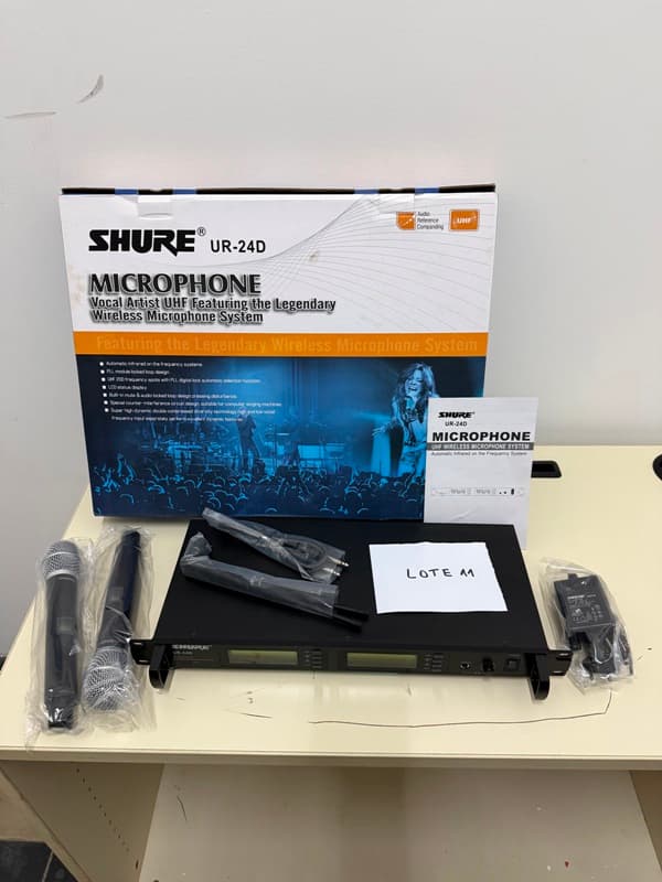 UN (01) EQUIPO DE VOZ - MARCA SHURE MODELO UR - 24D - NUEVO FUNCIONAMIENTO SIN CONTROLAR -TRIBUTAN IVA ALÍCUOTA 21% - SE VENDEN EN EL ESTADO EN EL QUE SE ENCUENTRAN Y EXHIBEN – CON CAJA Y MANUAL 18015ALOT000179N