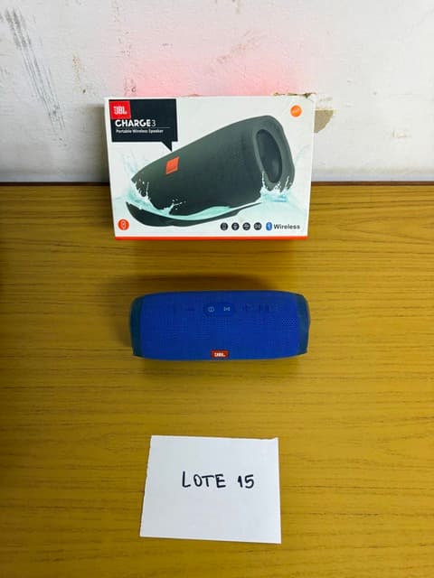 UN (01) PARLANTE PORTATIL – MODELO CHARGE 3 – MARCA JBL - NUEVO FUNCIONAMIENTO SIN CONTROLAR -TRIBUTAN IVA ALÍCUOTA 21% - SE VENDEN EN EL ESTADO EN EL QUE SE ENCUENTRAN Y EXHIBEN – CON CAJA 18015ALOT000036F