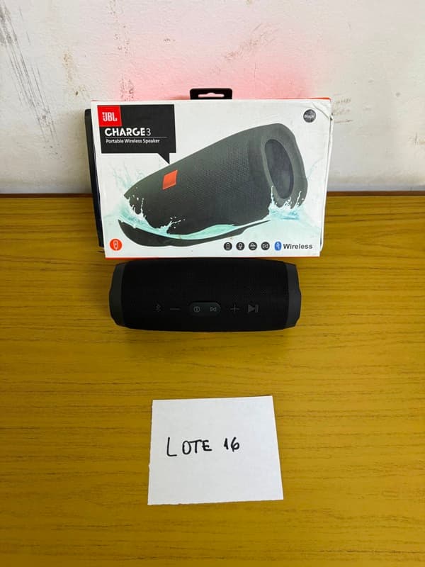 UN (01) PARLANTE PORTATIL – MODELO CHARGE 3 – MARCA JBL - NUEVO FUNCIONAMIENTO SIN CONTROLAR -TRIBUTAN IVA ALÍCUOTA 21% - SE VENDEN EN EL ESTADO EN EL QUE SE ENCUENTRAN Y EXHIBEN – CON CAJAS 18015ALOT000036F