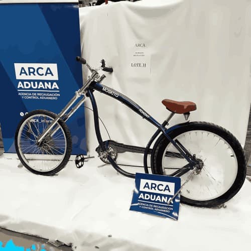 UNA BICICLETA – MARCA ROADNY – MODELO MOSKITO – RODADO 26 – N.º SERIE 21M12720041 - NUEVA - ARMADATRIBUTAN IVA ALÍCUOTA 21% - FUNCIONAMIENTO SIN CONTROLAR - SE VENDEN EN EL ESTADO EN EL QUE SE ENCUENTRAN Y EXHIBEN - CIM 96/2017