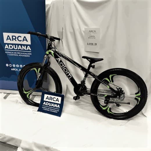UNA BICICLETA – MARCA AGIOM – MODELO S/N – R - NUEVA - ARMADAODADO 26 – N.º SERIE S/NTRIBUTAN IVA ALÍCUOTA 21% - FUNCIONAMIENTO SIN CONTROLAR - SE VENDEN EN EL ESTADO EN EL QUE SE ENCUENTRAN Y EXHIBEN - CIM 146/2018