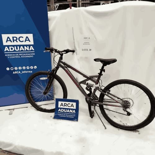 UNA BICICLETA – MARCA SUPERCYCLE – MODELO SURGE - RODADO 26 - NUEVA - ARMADATRIBUTAN IVA ALÍCUOTA 21% - FUNCIONAMIENTO SIN CONTROLAR - SE VENDEN EN EL ESTADO EN EL QUE SE ENCUENTRAN Y EXHIBEN - ACTA 21/2022