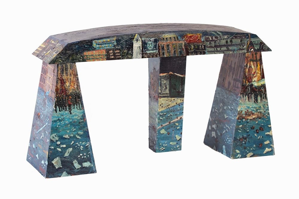 "Situaciones urbanas". Escultura. Técnica mixta sobre tabla. Obra de Daniel Corvino. Firmada en la base izquierda. Medidas 33 x 60.5 x 16.5 cm. En buen estado. Con pequeños desgastes del tiempo en los bordes.