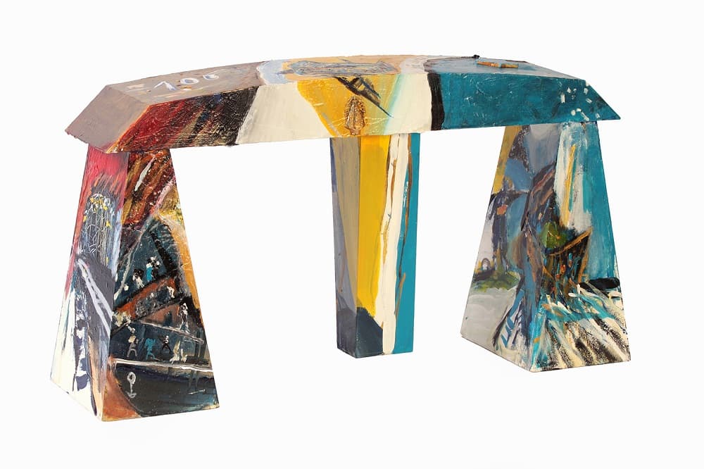 "Bombo-puente". Escultura. Técnica mixta sobre tabla. Obra de Gustavo Nabone. Firmada arriba. Medidas 33 x 60.5 x 16.5 cm. En buen estado. Con pequeños rasponcitos del tiempo sobre los bordes.