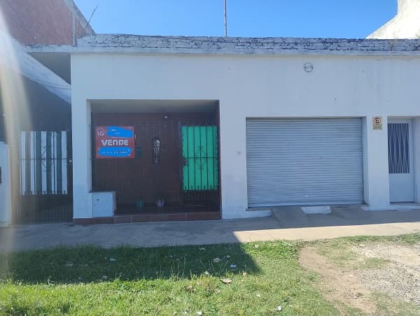 Subasta 100% OCUPADO en DOLARES calle Luciano Valette N° 787 Monte Grande.