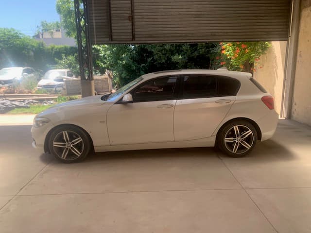 AUTOMOTOR BMW MODELO 118I AÑO 2018 VERSIÓN: 360 COLOR BLANCO. BUEN ESTADO