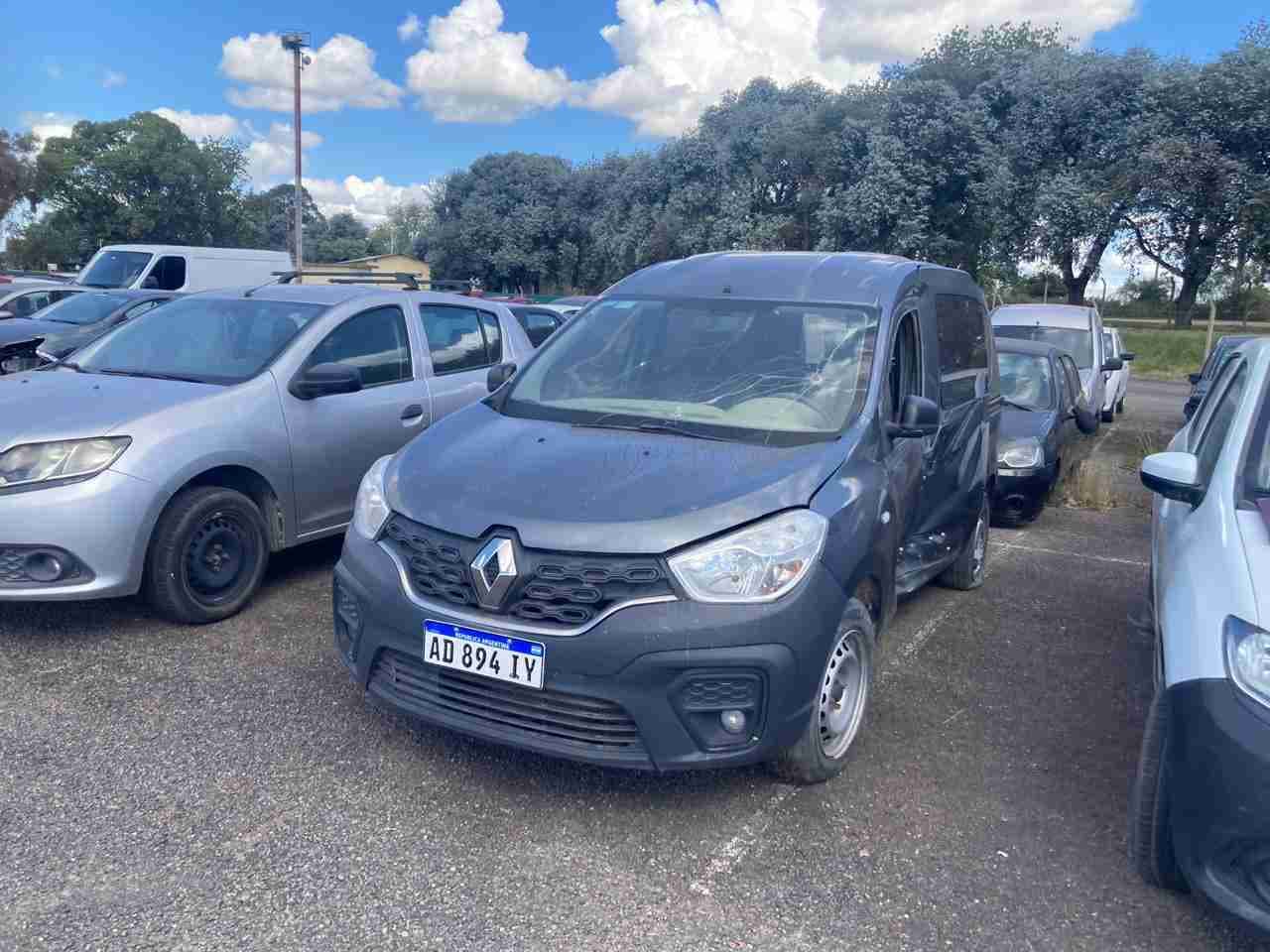 Automotor Marca: RENAULT; Modelo: KANGOO II EXPRESS EMOTION 5A 1.6 SCE;  DOMINIO: AD894IY