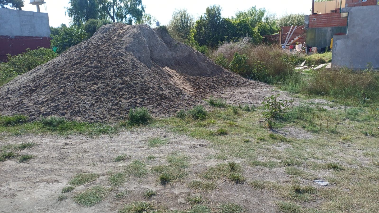 LOTE BALDÍO ubicado en calle 14 e/  49 y Av. 50, de SANTA TERESITA. DESOCUPADO.