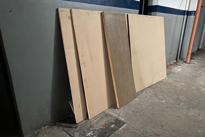 100% LOTE DE BIENES MUEBLES VARIOS
