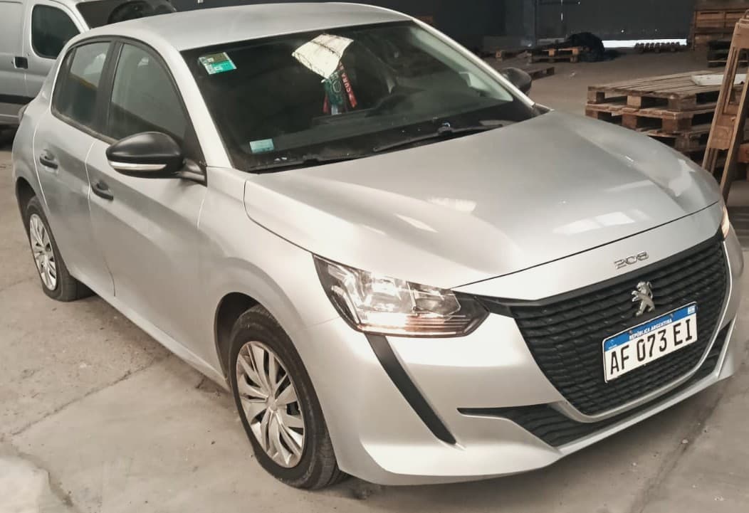 Automotor marca PEUGEOT 208 LIKE 1.2L 5 puertas, año: 2021. Estado Gral: BUENO.
