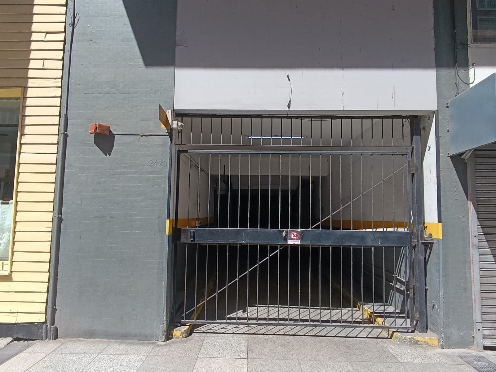 SUBASTA EN BLOCK de TRES COCHERAS del inmueble ubicado en calle Bolívar N° 2470 de Mar del Plata.