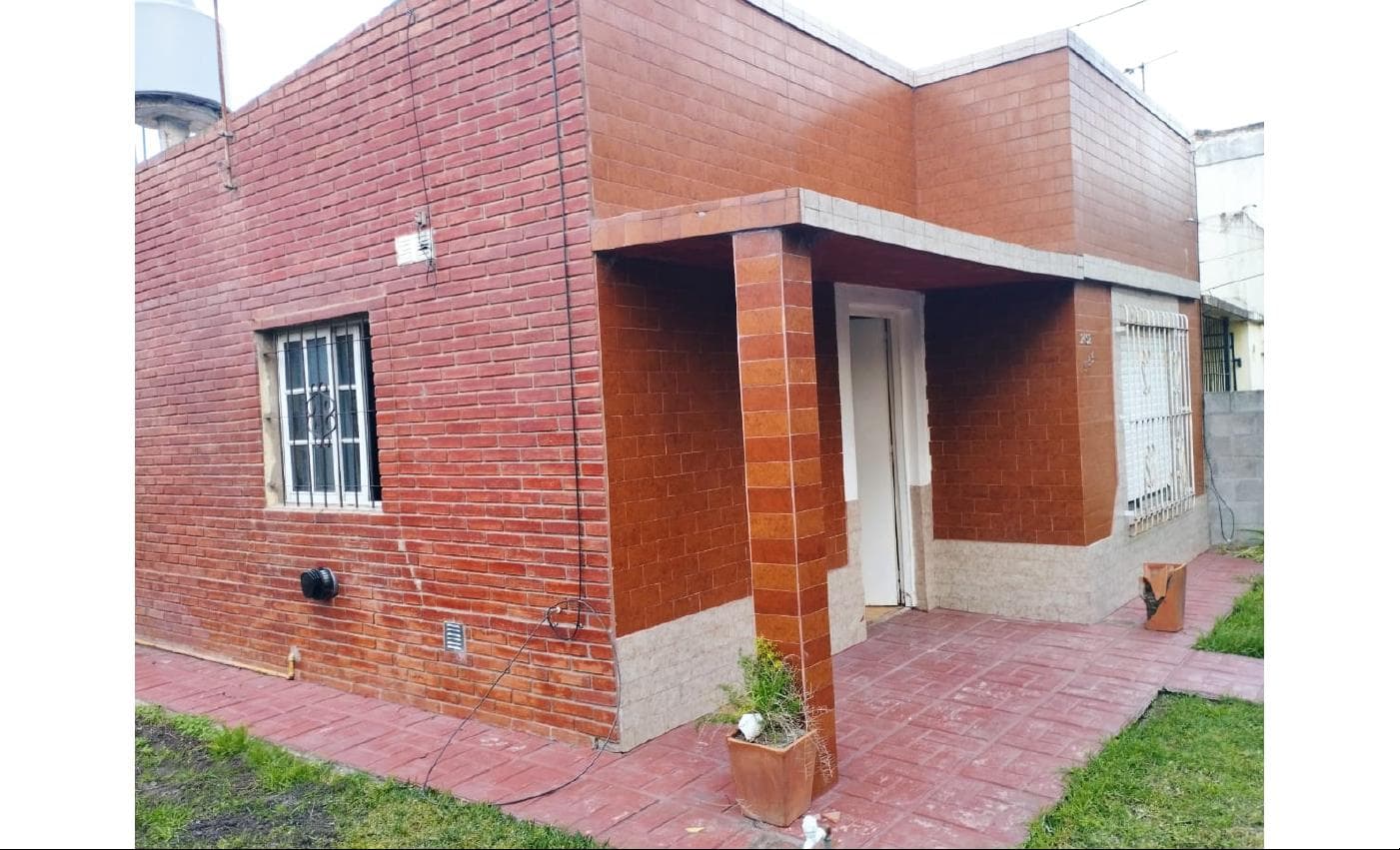 Inmueble calle Misiones N° 2452, Florencio Varela. OCUPADO. SUBASTA EN DÓLARES. BASE REDUCIDA