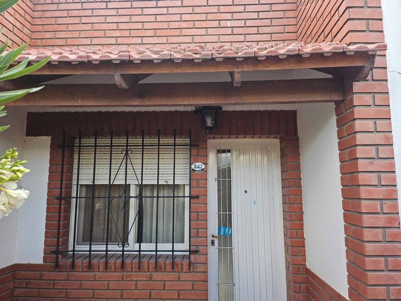 INMUEBLE EN LA LOCALIDAD DE JUAN COUSTE, ESTACIÓN ALGARROBO, PARTIDO DE VILLARINO