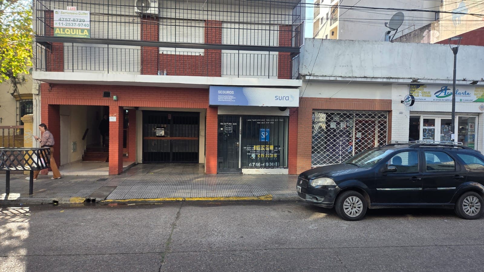 Inmueble en Av. La Plata 3523/25/27, Planta Baja, loc. de Santos Lugares. DESOCUPADO.