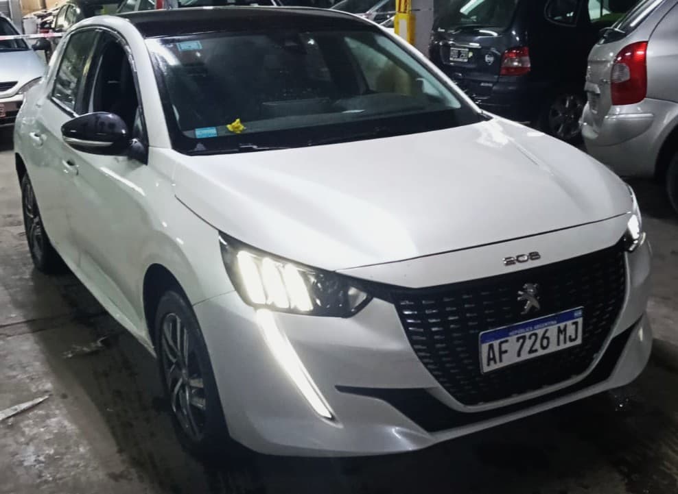 Automotor marca PEUGEOT 208 FELINE TIPTRONIC 1.6L, año: 2022 Estado Gral.: REGULAR.
