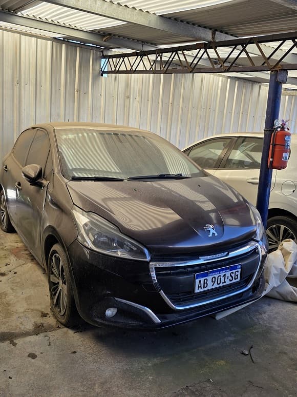 Automotor PEUGEOT, 208 ALLURE 1.6, SEDAN 5 Puertas, 2017, Dominio: AB901SG, color Bordo.