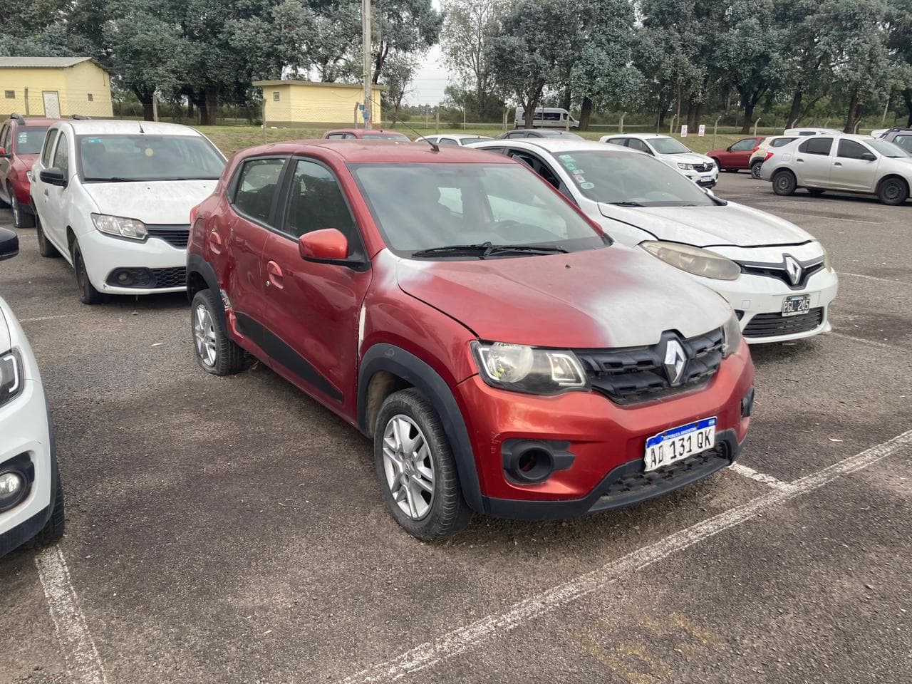 Automotor  Marca: RENAULT; Modelo: KWID INTENS 1.0;   Dominio: AD131QK.-