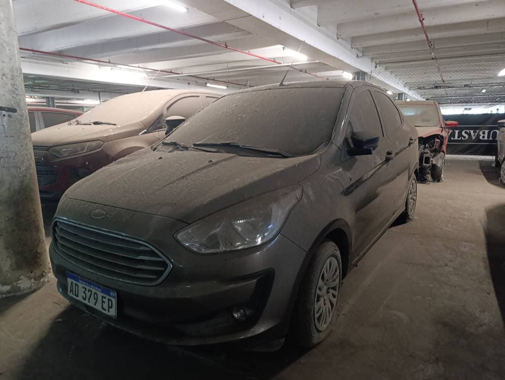 Automotor 100%  FORD KA SEDAN S 4 P modelo: 2019 fabricación: 2018. Gris, naftero. Dominio: AD379EP.