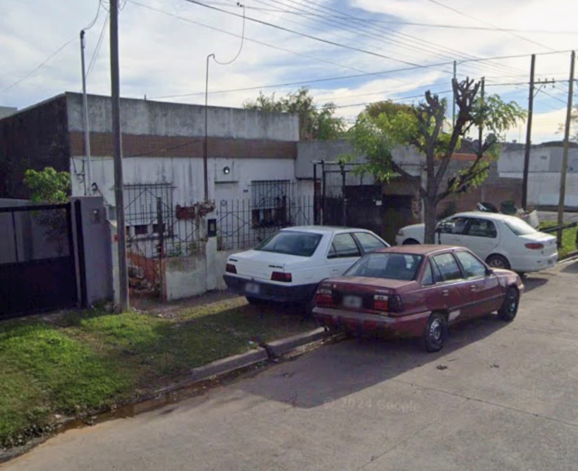 EN DÓLARES 100 %  Casa en Olavarría. Ocupada