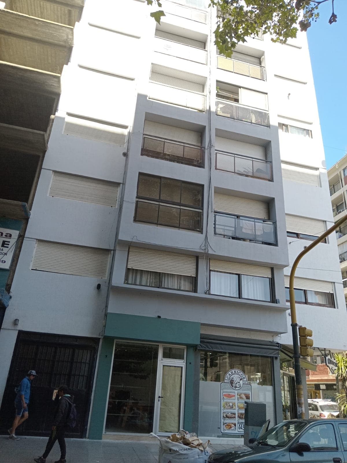 INMUEBLE (COCHERA) sito en calle Sarmieto N°2590/96 -Unidad Funcional 07. Mar del Plata. DESOCUPADA.