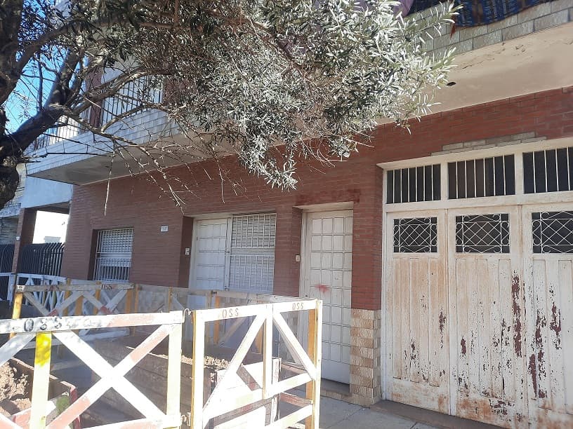 25% del inmueble en José Indart nº 455, entre Bolívar y Temple, de la localidad Lomas del Mirador