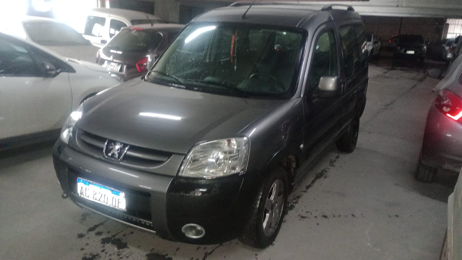 AUTOMOTOR PEUGEOT MODELO PARTNER PATAGONIA VTC PLUS 1.6, AÑO 2018. EN BUEN ESTADO.
