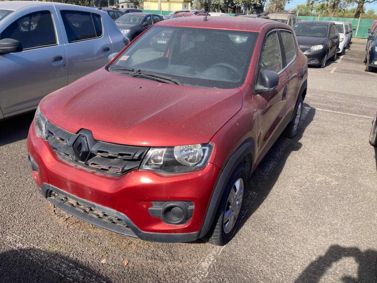 AUTOMOTOR SEDAN 5 P RENAULT KWID ZEN 1.0, AÑO 2020 EN BUEN ESTADO.