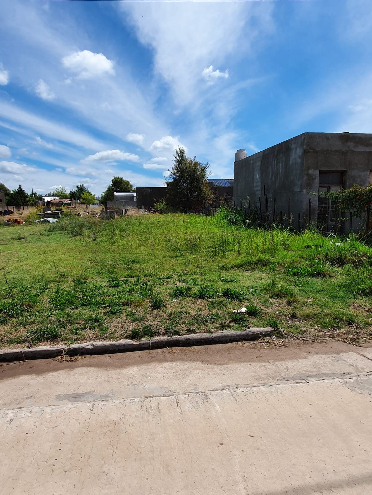 100 % Terreno baldío en Urdampilleta. Desocupado