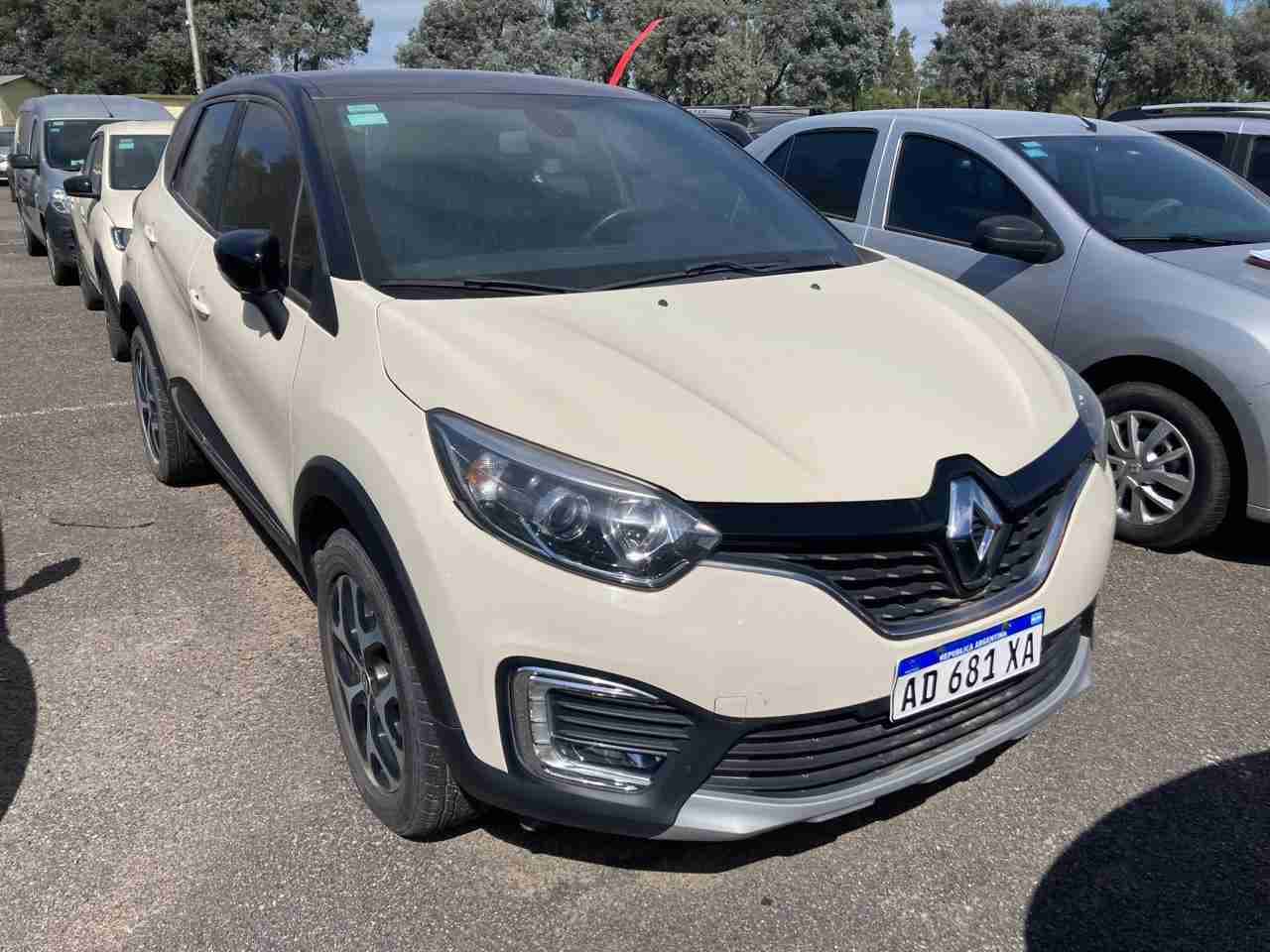 AUTOMOTOR  marca RENAULT Modelo CAPTUR INTENS 2.0 DOMINIO  AD681XA. Año 2019.