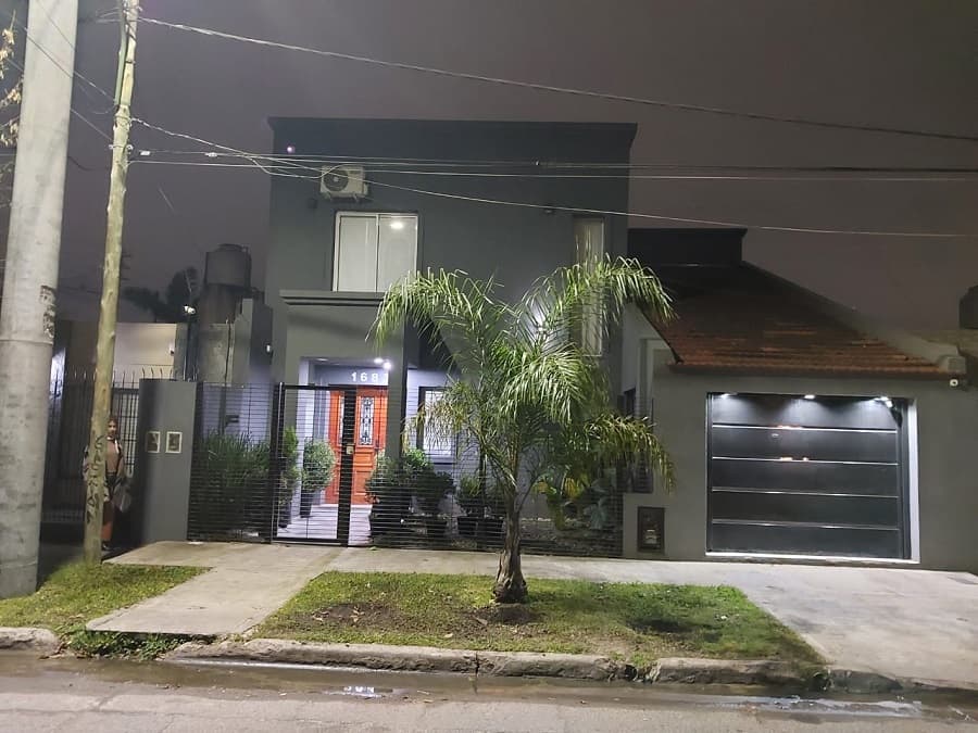 SUBASTA 100% INMUEBLE EN ITUZAINGO. 290 MTS.2, OCUPADO.-