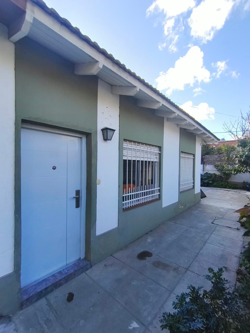SUBASTA EN DOLARES - INMUEBLE EN LA CIUDAD DE BAHIA BLANCA.