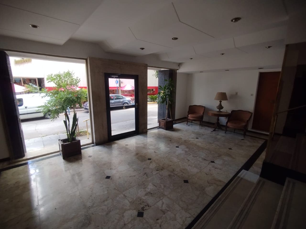 Subasta 50% en Av. del Libertador 2823/25 Loc. Olivos Pdo. Vicente López DOLARES