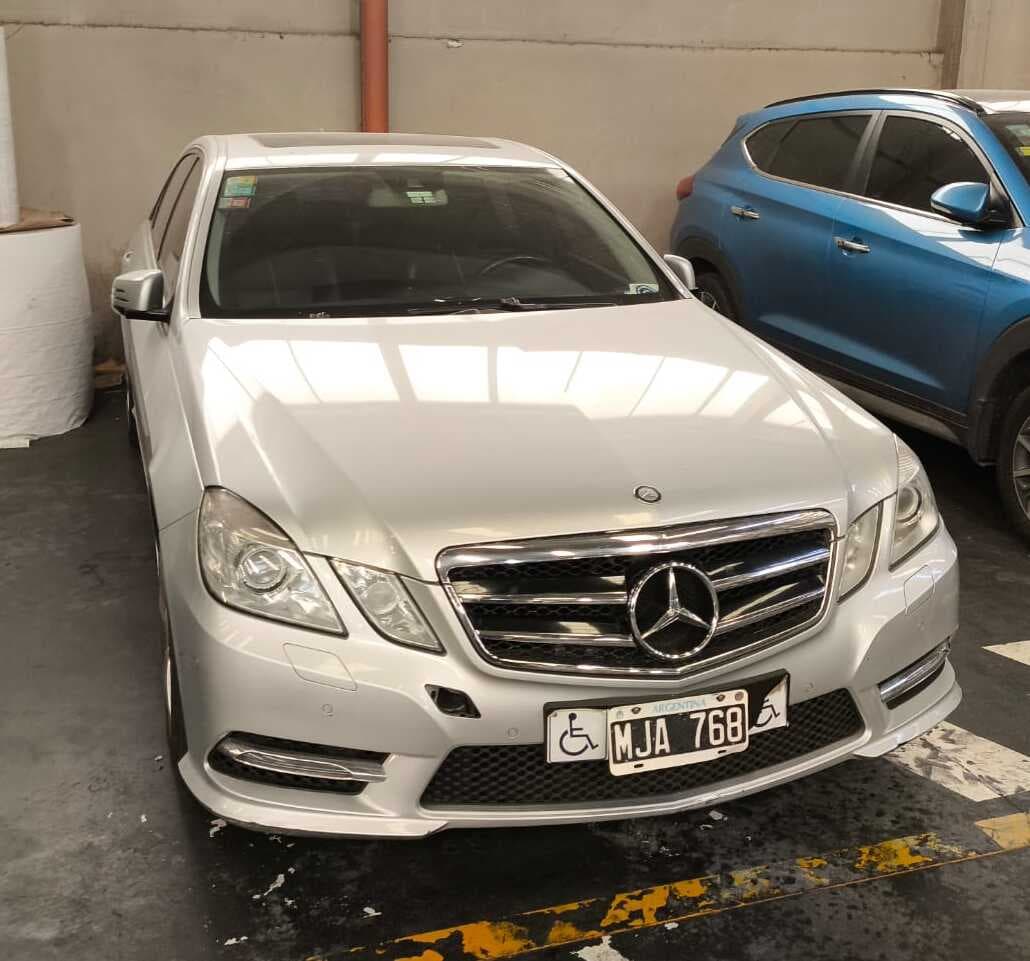 EN DÓLARES- AUTOMOTOR MERCEDES BENZ- A50-E250 BLUE EFFICIENCY- AÑO 2012- COLOR GRIS PLATA