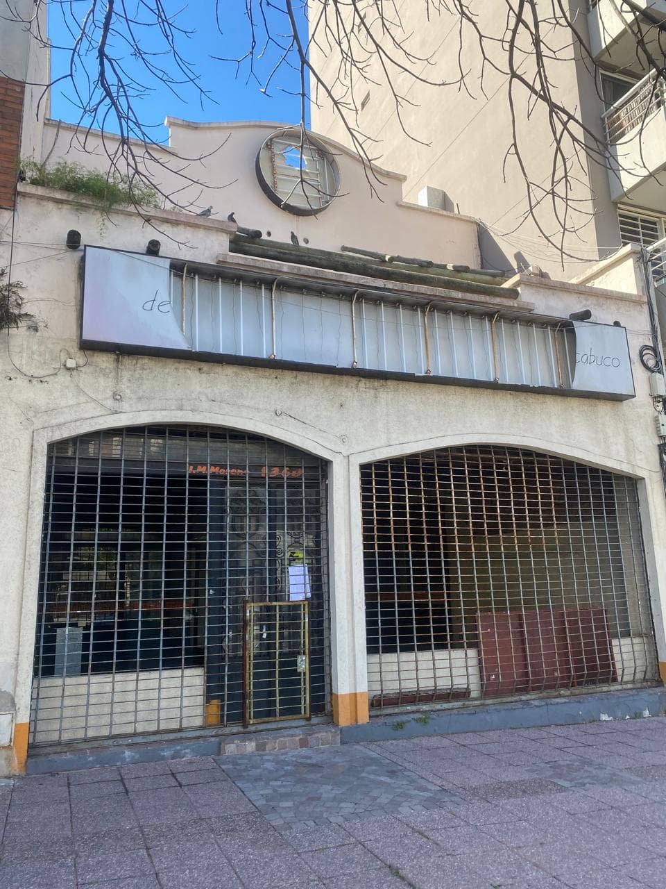 EN DÓLARES- PARQUE CHACABUCO- LOCAL COMERCIAL EN DOS PLANTAS- C.A.B.A.-
