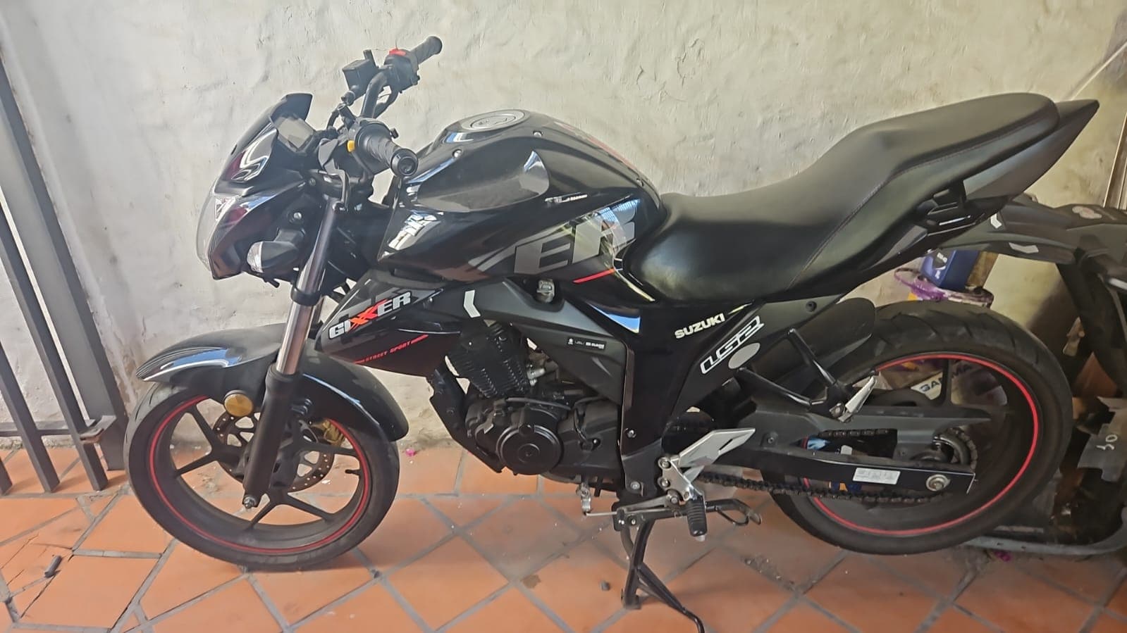 MOTOCICLETA SUZUKI GSX 150- AÑO 2019- ESTADO MUY BUENO