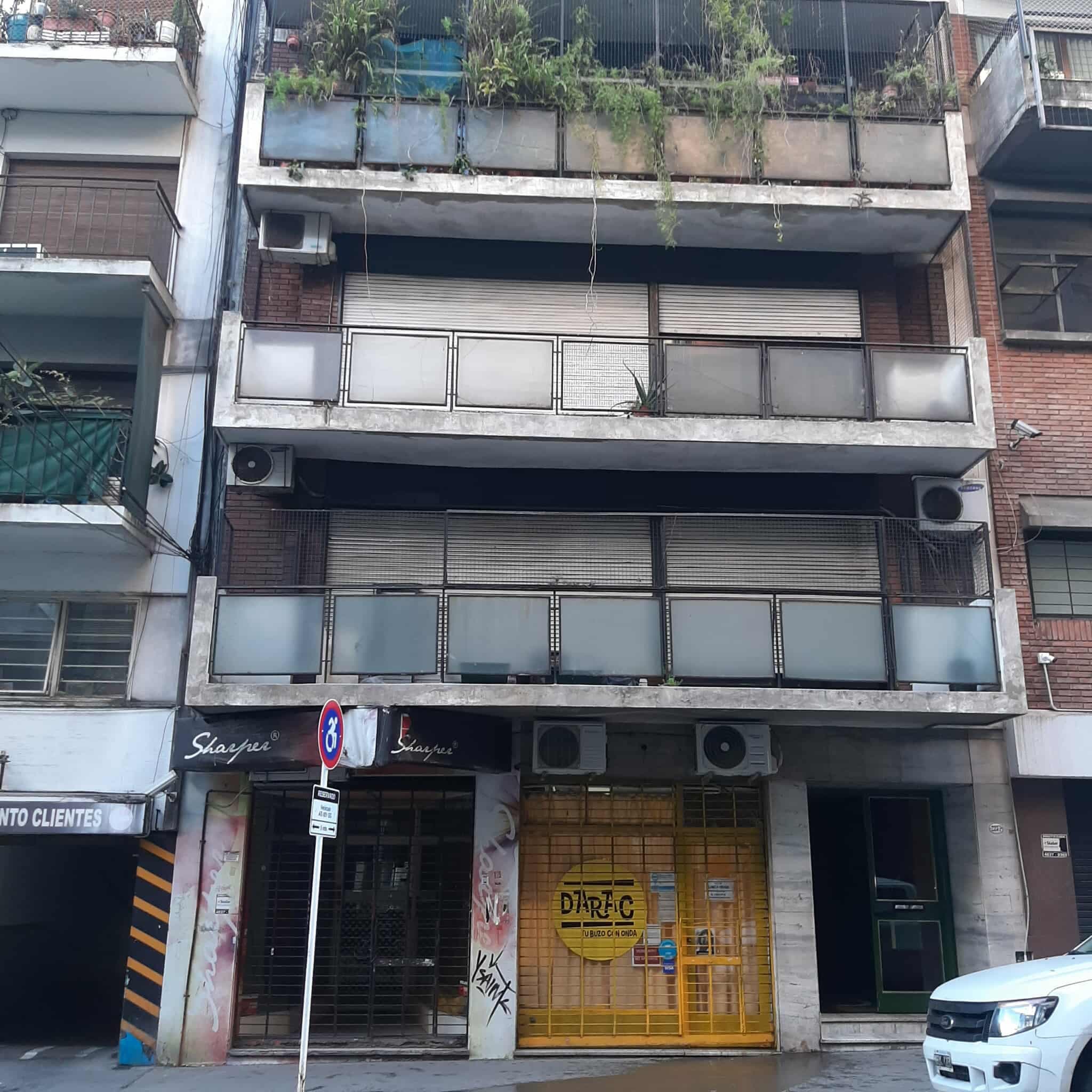 EN DÓLARES-  BALVANERA- OCUPADO- LOCAL COMERCIAL- C.A.B.A.-
