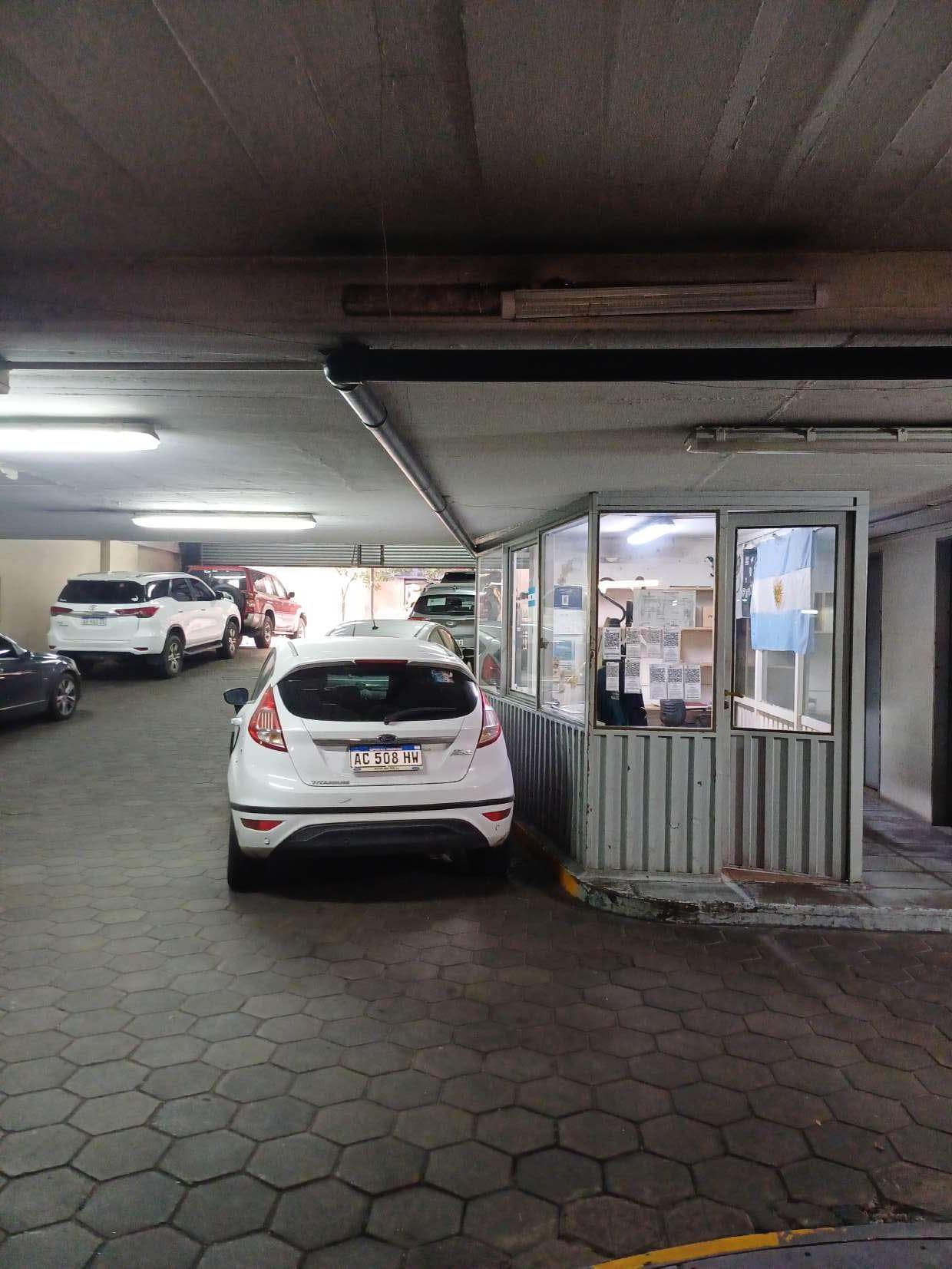 EN DÓLARES- SAN NICOLÁS- COCHERA CON SISTEMA AUTOELEVADOR- C.A.B.A.-