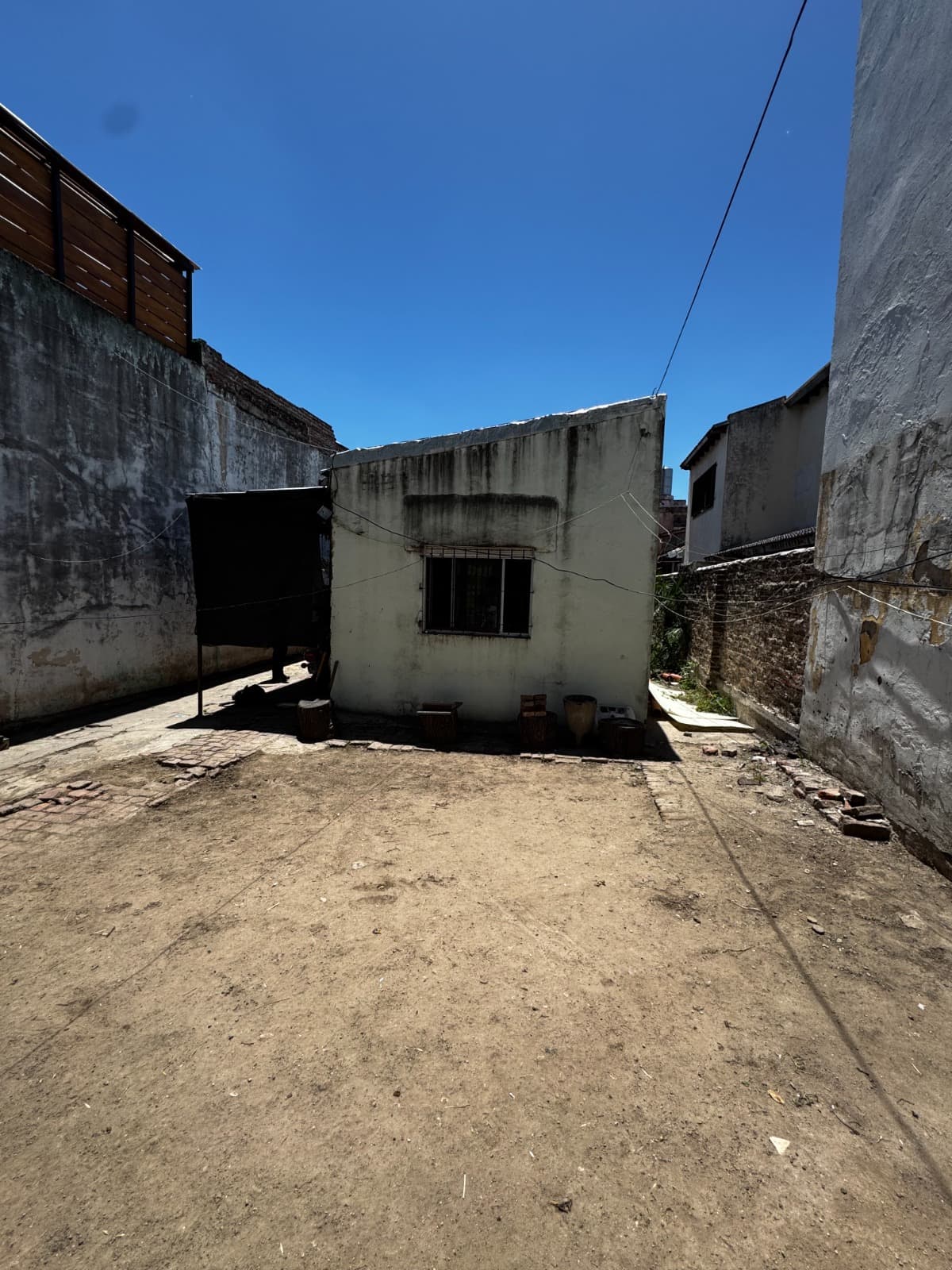 EN DÓLARES- MATADEROS- OCUPADA- CASA EN LOTE PROPIO- C.A.B.A.