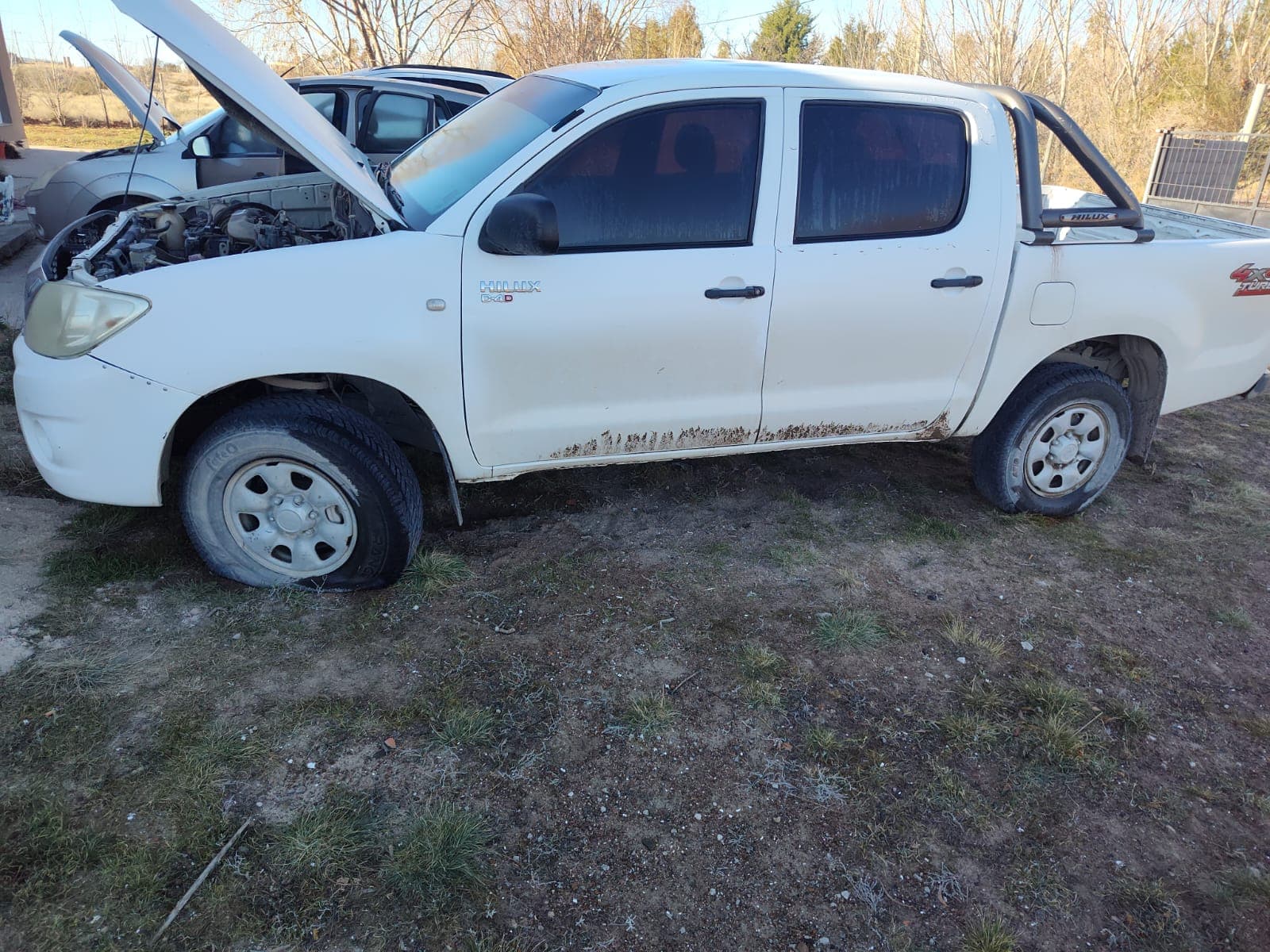 AUTOMOTOR- TOYOTA HILUX 4X4 CABINA DOBLE DX PACK 2.5 TD- AÑO 2009- ESTADO BUENO