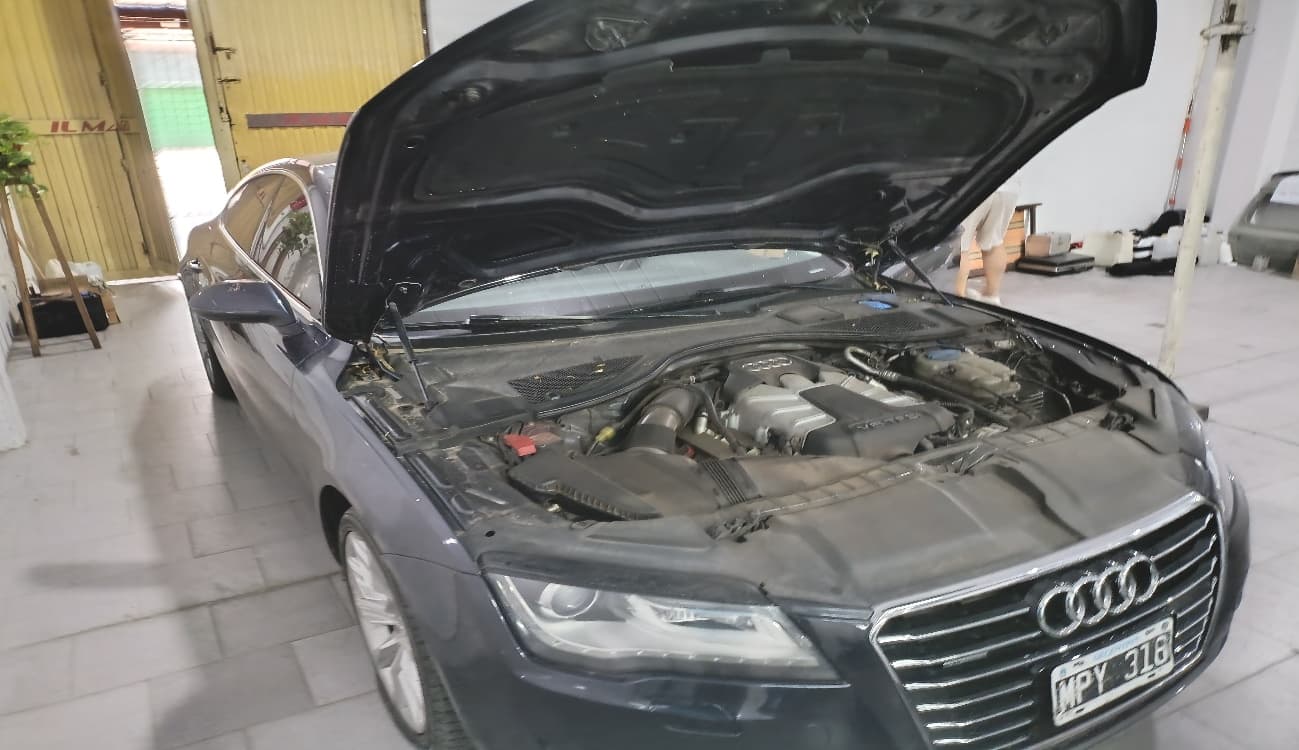 EN DÓLARES- AUTOMOTOR  AUDI  A7 SPORTBACK 3.0 T FSI QUATTRO- COLOR AZUL- AÑO 2013- BUEN ESTADO