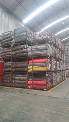 EN DÓLARES-  ROLLOS DE TELAS, PAPEL Y DIVERSOS PRODUCTOS- UBICADOS ZONA FRANCA LA PLATA