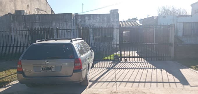 EN DÓLARES- MALVINAS ARGENTINAS- CASA EN LOTE PROPIO- OCUPADA- PCIA. BS. AS.