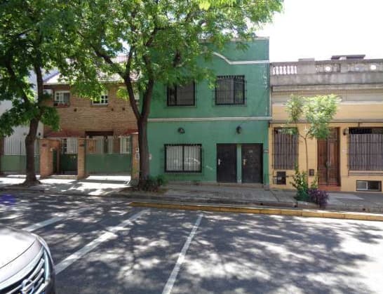EN DÓLARES- BOEDO- CASA EN LOTE PROPIO- 2 PLANTAS- C.A.B.A.-